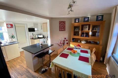 6 Heol Pymmer, Tonyrefail, Porth, CF39 8DN