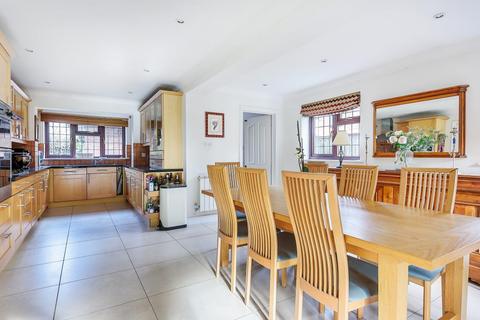 7 Crees Meadow, Windlesham, GU20 6QA