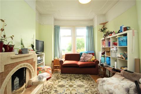 25 Myrtle Gardens, London, W7 3JQ
