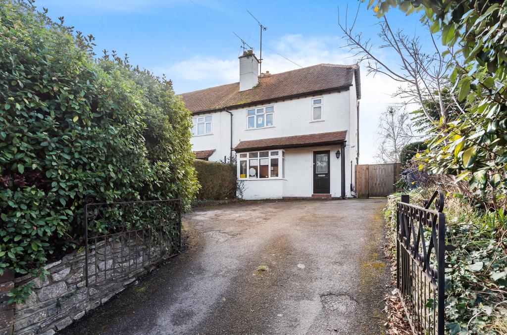 Crondall Lane, Farnham, GU9 3 bed semidetached house £750,000