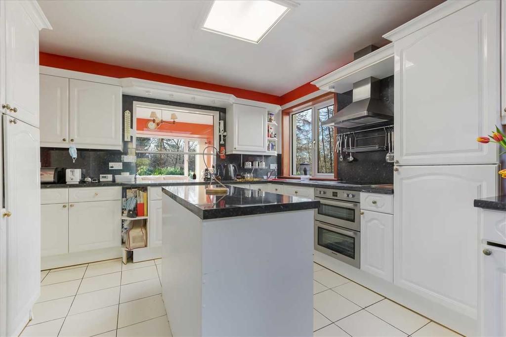 Kitchen Dining (1)