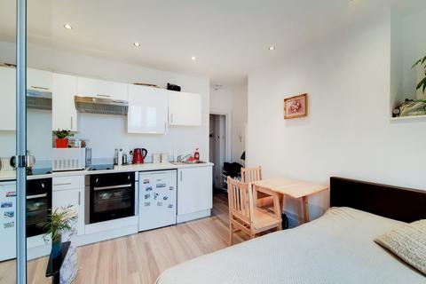 Studio to rent, West End Lane, West Hampstead NW6