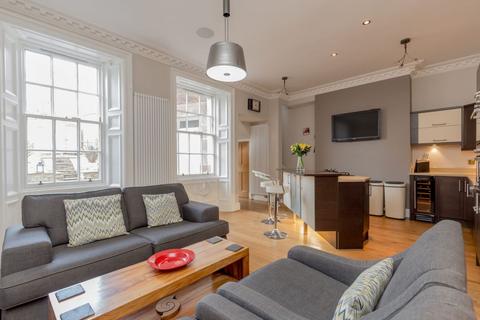 2 Abinger Gardens, Edinburgh, EH12 6DE