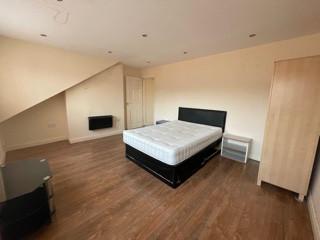 Apartment in Leeds, Gledhow Park, Chapeltown - View 2
