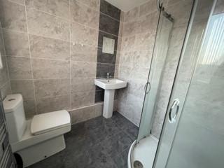 Apartment in Leeds, Gledhow Park, Chapeltown - View 3