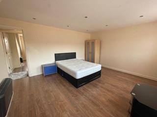 Apartment in Leeds, Gledhow Park, Chapeltown - View 5
