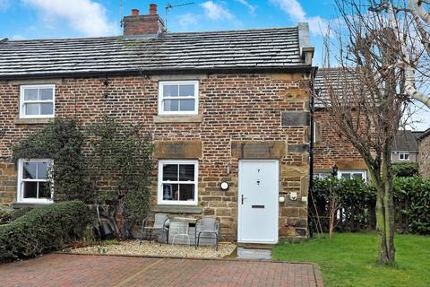 2 bedroom terraced house for sale, Priory Square, Walton, Wakefield, WF2