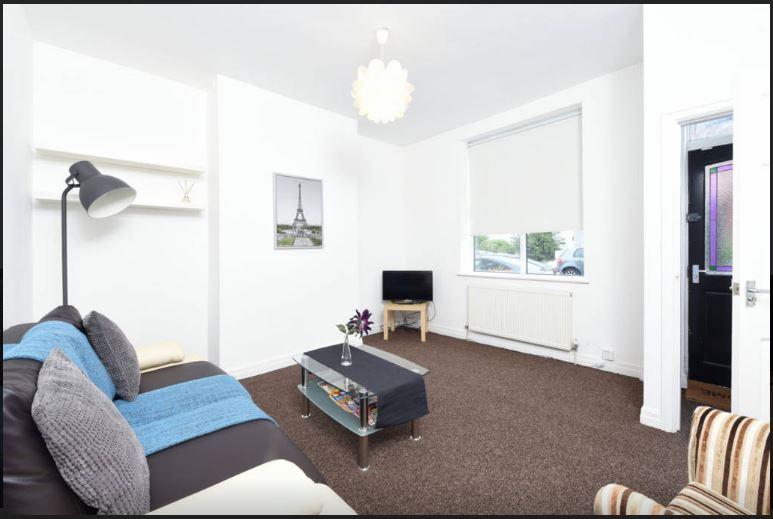 Heaton Street, Prestwich, M25 2 bed terraced house £750 pcm (£173 pw)