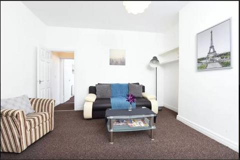 2 bedroom terraced house to rent, Heaton Street, Prestwich, M25