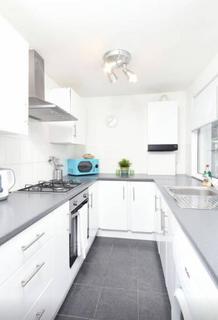 2 bedroom terraced house to rent, Heaton Street, Prestwich, M25