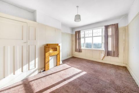 19 Bankhurst Road, London, SE6 4XW