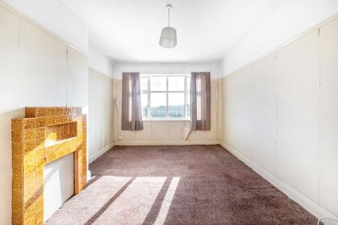 19 Bankhurst Road, London, SE6 4XW