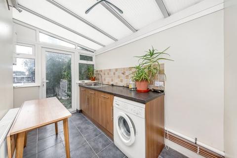 19 Bankhurst Road, London, SE6 4XW
