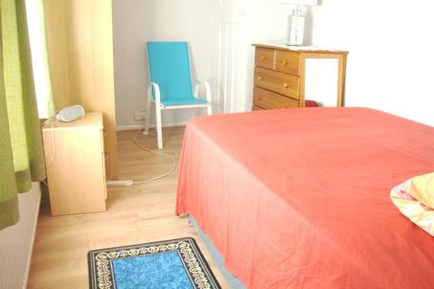 1 bedroom in a house share to rent - Barclay Road, N18
