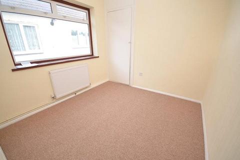 3 bedroom semi-detached house to rent, St Albans Avenue, Upminster, Essex, RM14