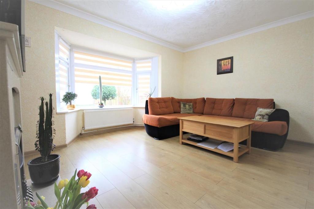 Mill Lane, Whaplode, Spalding 3 bed semidetached house £225,000
