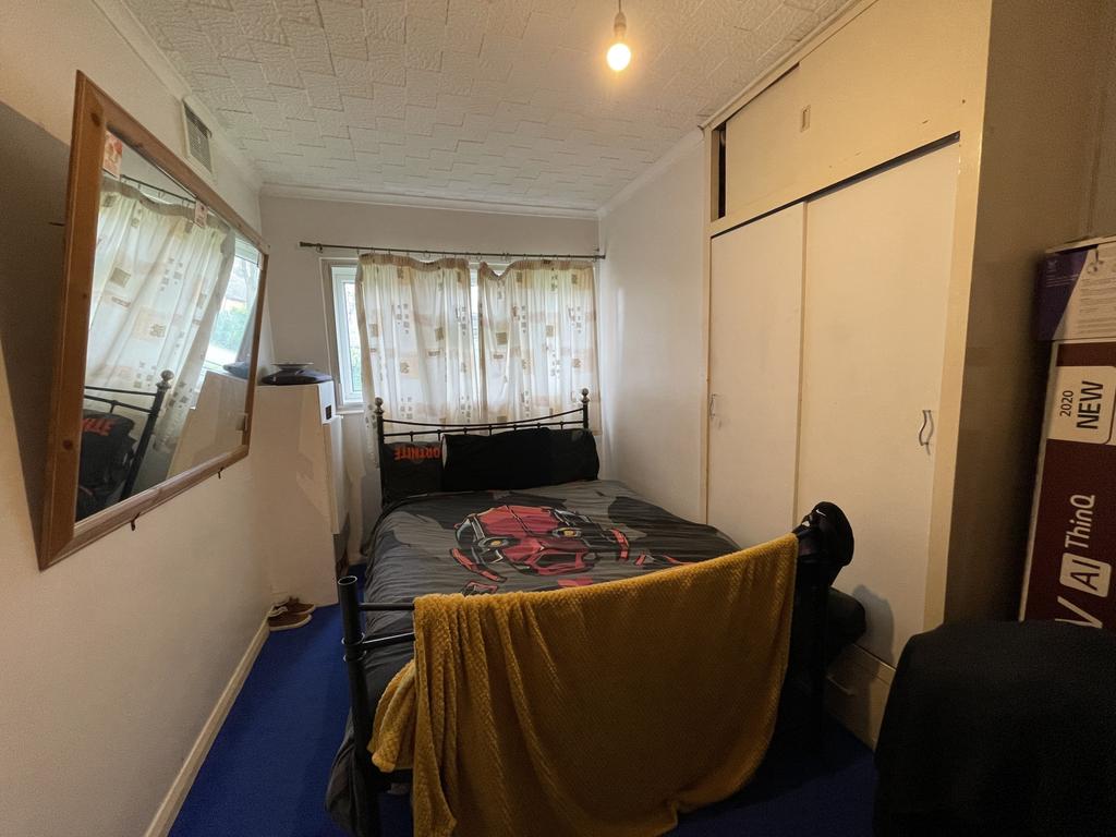 Ashurst Road Cosham PO6 2 bed flat £725 pcm (£167 pw)