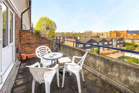 3 bedroom maisonette to rent, Payne Street, Deptford, London, SE8