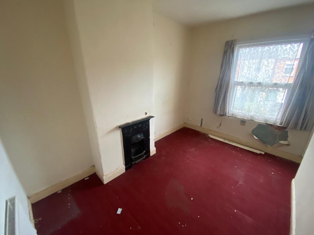 Bedroom 1 T202201311703.jpg