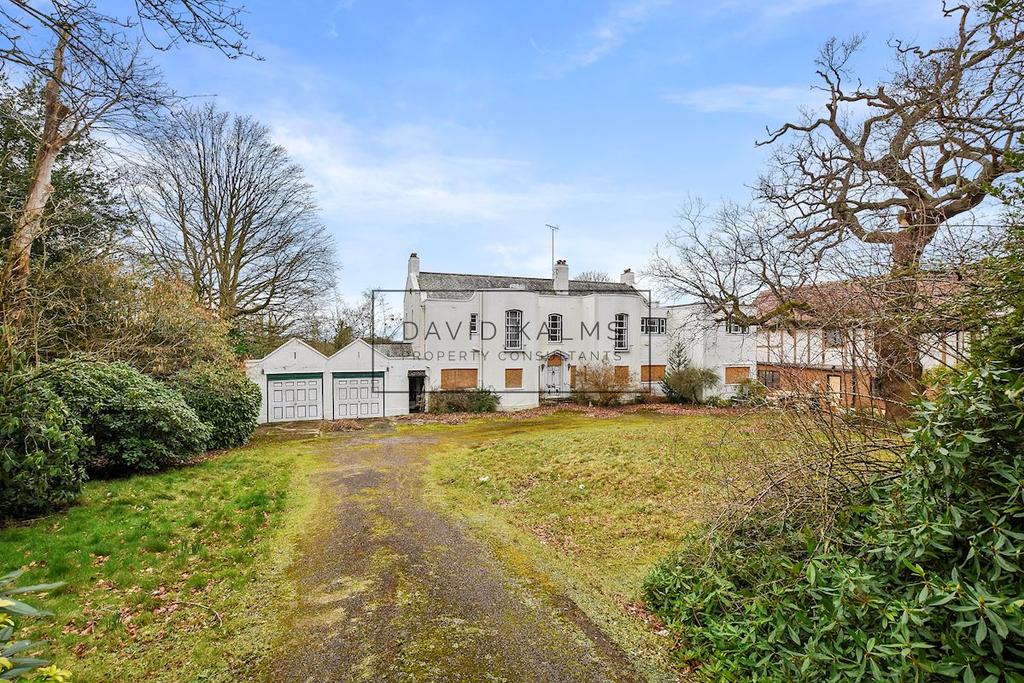 Prowse Avenue, Bushey Heath WD23 5 bed detached house £2,650,000