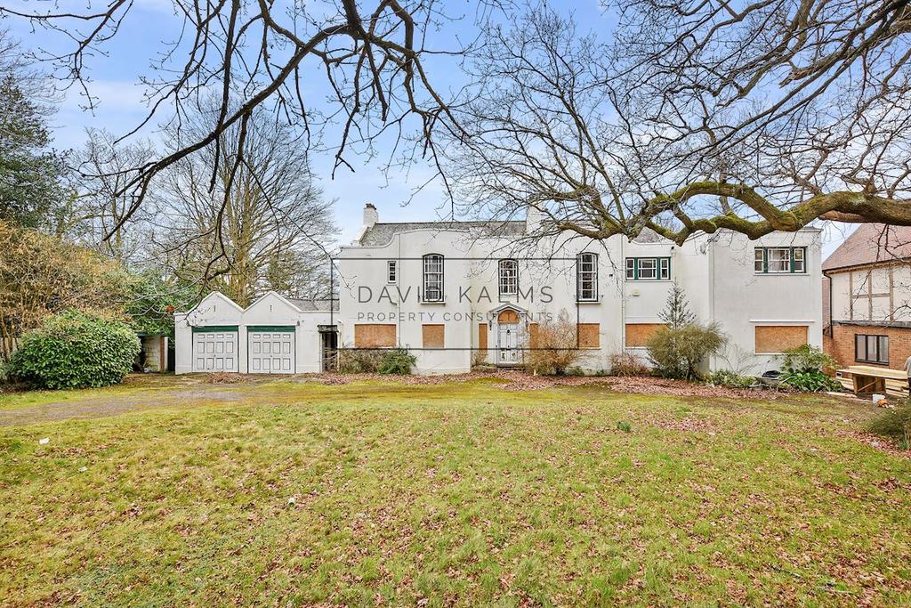 Prowse Avenue, Bushey Heath WD23 5 bed detached house £2,650,000