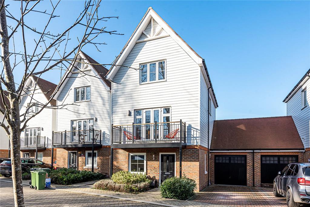 Breething Road, Dunton Green, Sevenoaks, Kent 4 bed detached house for