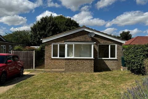 2 bedroom bungalow to rent, Trinity Close, Woodbridge, IP12