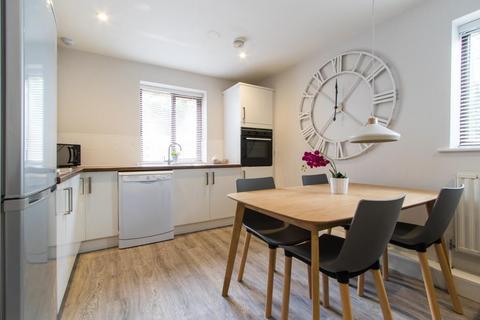 3 bedroom house to rent, Victoria Court Mews, Leeds LS6
