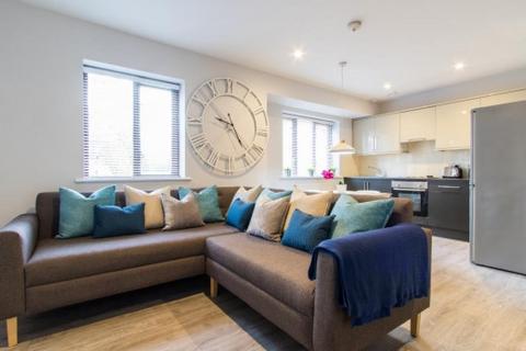 3 bedroom house to rent, Victoria Court Mews, Leeds LS6