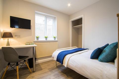 3 bedroom house to rent, Victoria Court Mews, Leeds LS6