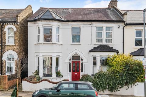 Flat 4, 4 Charlmont Road, London, SW17 9AL
