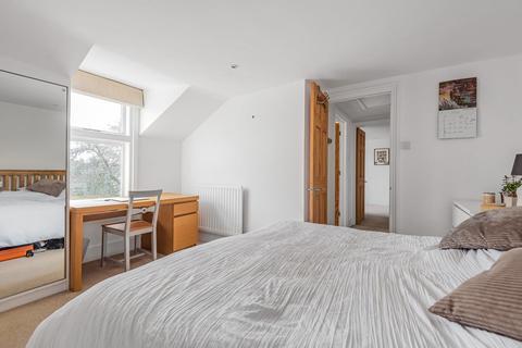 Flat 4, 4 Charlmont Road, London, SW17 9AL