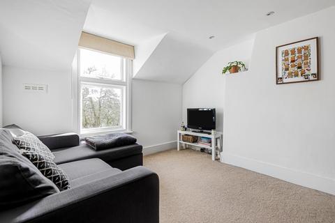 Flat 4, 4 Charlmont Road, London, SW17 9AL