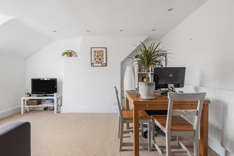 Flat 4, 4 Charlmont Road, London, SW17 9AL