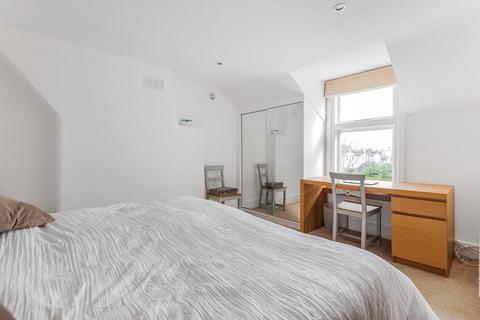 Flat 4, 4 Charlmont Road, London, SW17 9AL