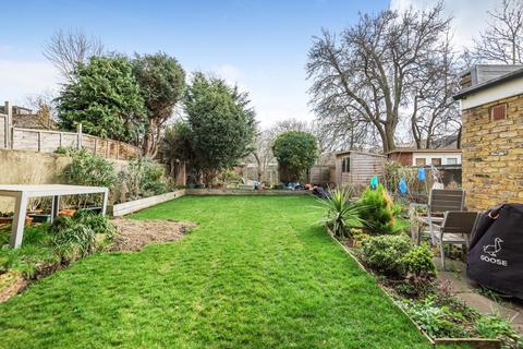 Flat 4, 4 Charlmont Road, London, SW17 9AL