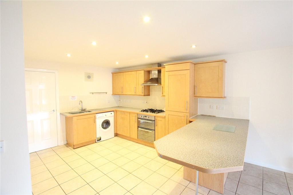 Beamont Walk, Coopers Edge, Gloucester, GL3 4 bed terraced house £