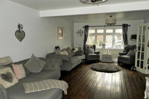 146 Front Lane, Upminster, RM14 1LL