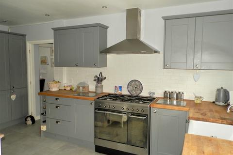 146 Front Lane, Upminster, RM14 1LL