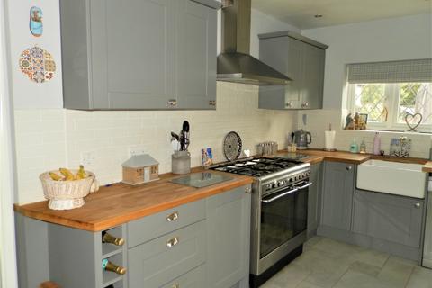 146 Front Lane, Upminster, RM14 1LL
