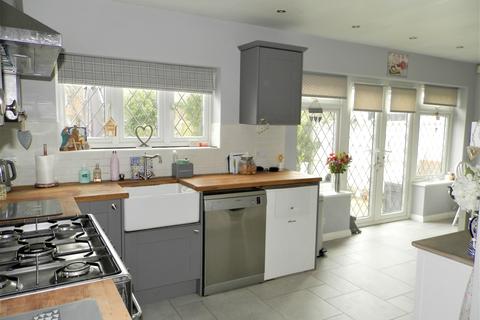 146 Front Lane, Upminster, RM14 1LL