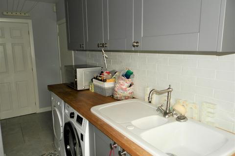 146 Front Lane, Upminster, RM14 1LL