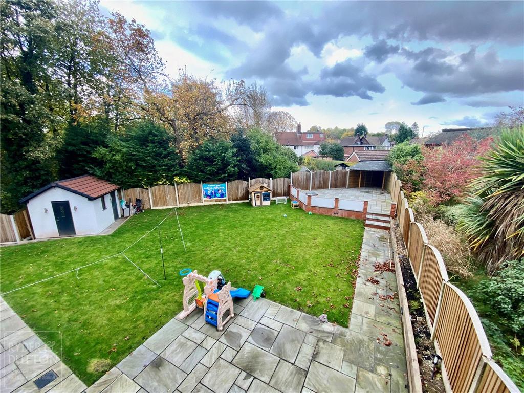 Parkside, Alkrington, Middleton, Manchester, M24 3 bed semidetached house £1,500 pcm (£346 pw)