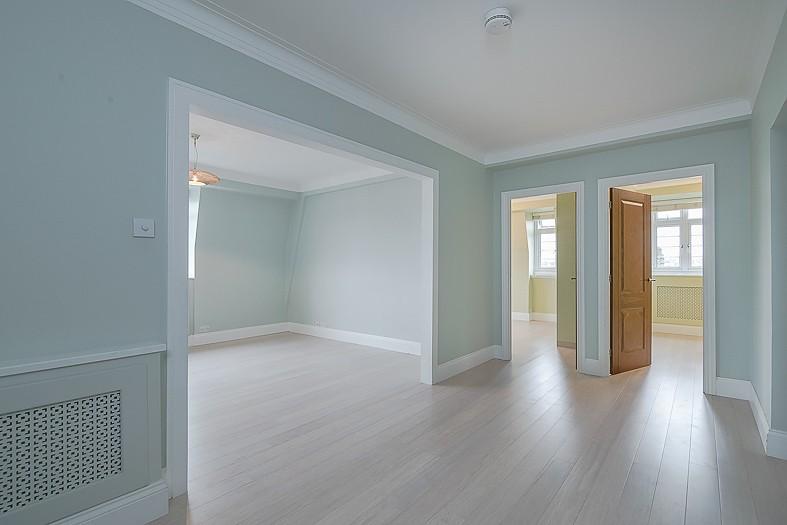 Hallway (Main)