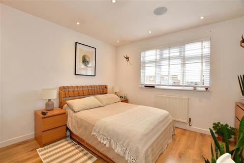 102 Brook Crescent, London, E4 9ET