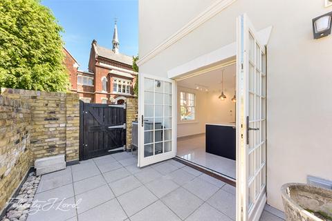 61 Devonshire Drive, London, SE10 8JZ