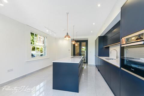 61 Devonshire Drive, London, SE10 8JZ