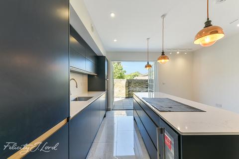 61 Devonshire Drive, London, SE10 8JZ