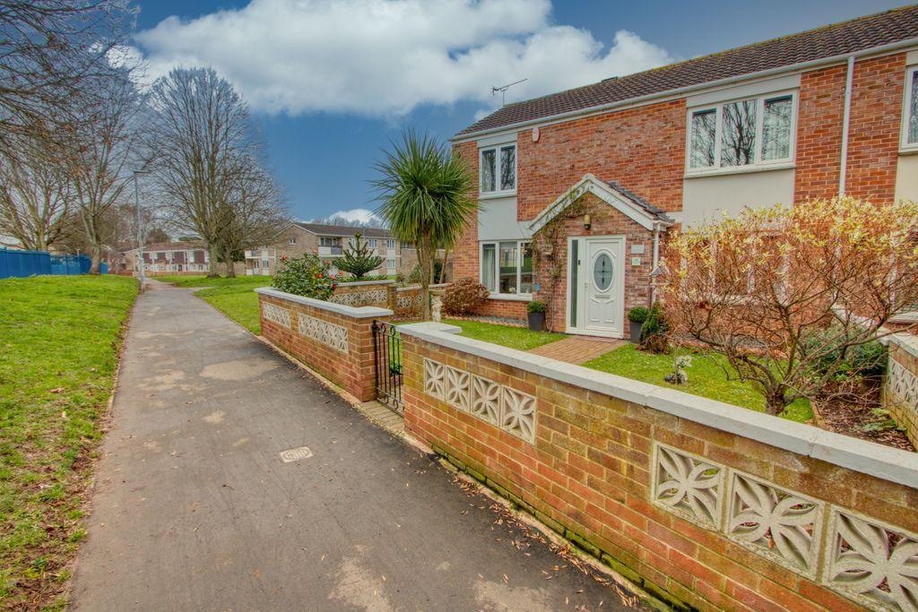 Normandy Drive, Taunton TA1 2JP 3 bed end of terrace house £285,000