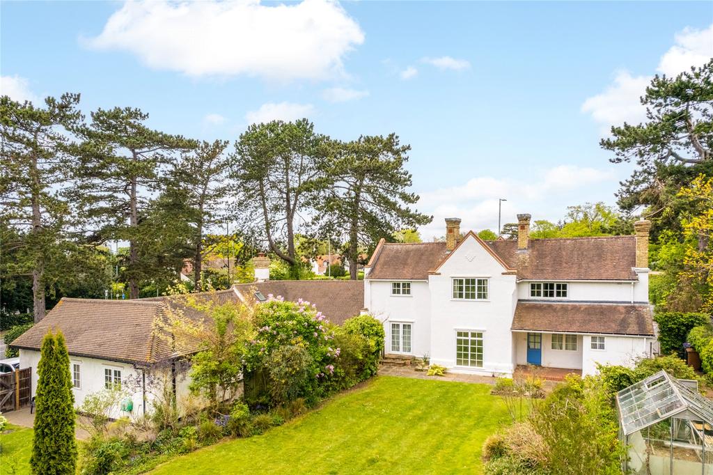 Norton Road, Letchworth Garden City... 4 bed detached house £1,250,000